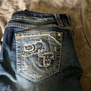 Like New Rock Revival Crop Jeans Size 32